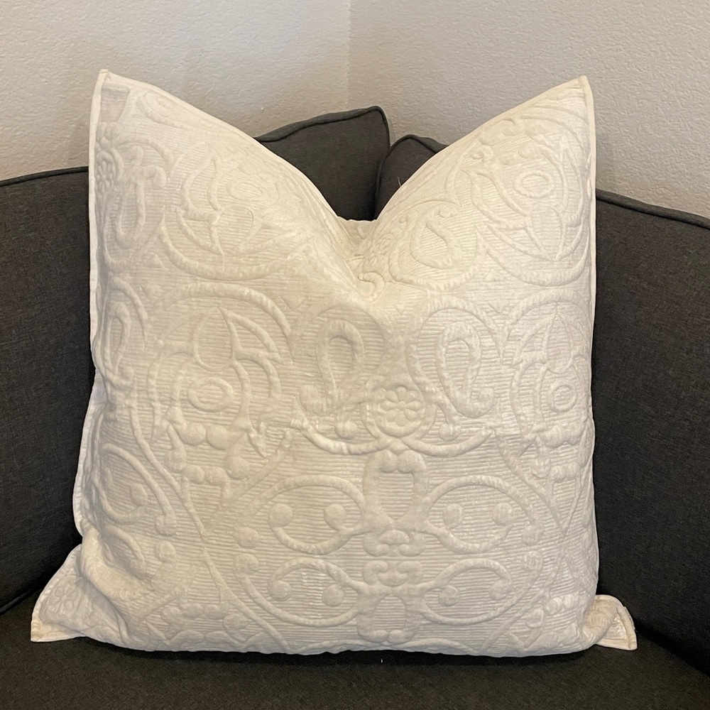 ARHAUS 26 x 26” cushion cover ivory white velvet excellent pillow XXL designer